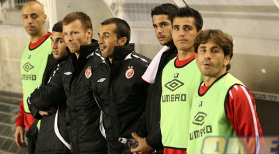 צמד הבולגרים יחד עם חבריהם לספסל. אבוקסיס: צמד הבולגרים יחד עם חבריהם לספסל. אבוקסיס: