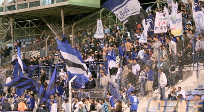 אוהדי הפועל פתח תקוה. מתכננים להפגין נגד ההנהלה (מתן להב) אוהדי הפועל פתח תקוה. מתכננים להפגין נגד ההנהלה (מתן להב)