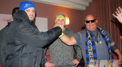 אילן השועל מפגין חברות (יעל מרגלית) אילן השועל מפגין חברות (יעל מרגלית)