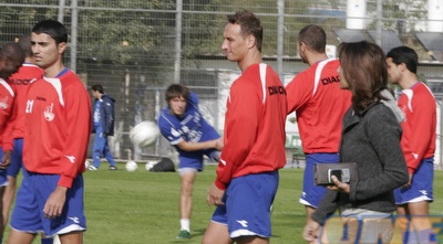 אלונה ברקת ושחקני ב אלונה ברקת ושחקני ב