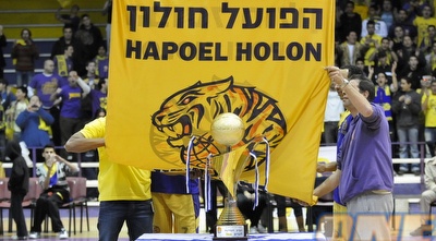 הבית החדש של עוזי, הפועל חולון: &qout;מתרגש לאמן קבוצה כזו&qout; (אלעד ירקון) הבית החדש של עוזי, הפועל חולון: &qout;מתרגש לאמן קבוצה כזו&qout; (אלעד ירקון)