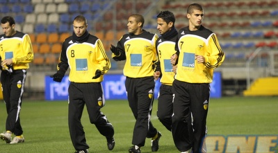 שחקני בית&qout;ר. יצטרכו לקצץ (גיא בן זיו) שחקני בית&qout;ר. יצטרכו לקצץ (גיא בן זיו)