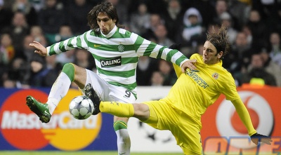 סמארס במדי סלטיק. יעודדו אותו משערים 10-11 (רויטרס) סמארס במדי סלטיק. יעודדו אותו משערים 10-11 (רויטרס)