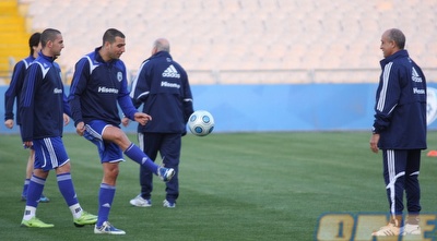 סיני, בן חיים וסהר (גיא בן זיו)