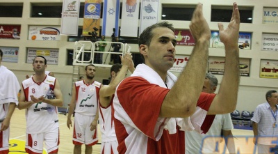 אבישי גורדון בסיום המשחק הקודם. זוכר לטובה את העונה בחולון (עמית מצפה) אבישי גורדון בסיום המשחק הקודם. זוכר לטובה את העונה בחולון (עמית מצפה)