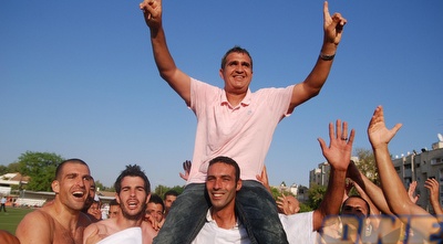 אלי כהן חוגג. האמן ידע בדיוק למה הוא רוצה את גורמזנו (שי לוי) אלי כהן חוגג. האמן ידע בדיוק למה הוא רוצה את גורמזנו (שי לוי)