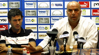 רונן אלעד מודיע על עזיבתו את הפועל פ&qout;ת (אמיר לוי) רונן אלעד מודיע על עזיבתו את הפועל פ&qout;ת (אמיר לוי)