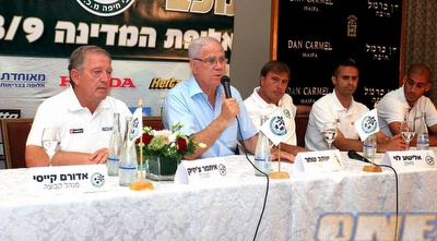 יעקב שחר במסיבת העיתונאים (עמית מצפה) יעקב שחר במסיבת העיתונאים (עמית מצפה)