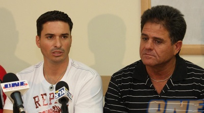 אפרים גבאי ושלומי דורה במהלך מסיבת העיתונאים (עמית מצפה) אפרים גבאי ושלומי דורה במהלך מסיבת העיתונאים (עמית מצפה)