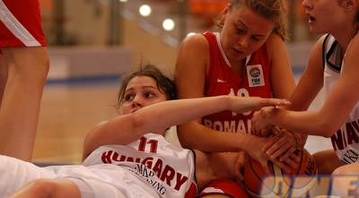 נערות: רומניה-הונגריה (איתי קפלן)