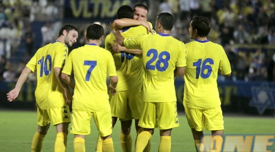 מכבי תל אביב חוגגת את שער היתרון (אור שפונדר) מכבי תל אביב חוגגת את שער היתרון (אור שפונדר)