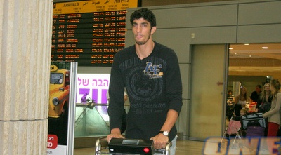 ליאור אליהו. &qout;יש לנו מספיק זמן כדי להשתפר&qout; (קובי אליהו) ליאור אליהו. &qout;יש לנו מספיק זמן כדי להשתפר&qout; (קובי אליהו)