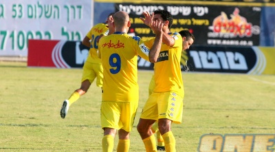 מכבי חוגגת (קובי אליהו)