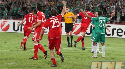 באיירן חוגגת (עמית מצפה) באיירן חוגגת (עמית מצפה)