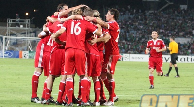 באיירן חוגגת עם מולר. שני שערים מהירים בסיום (עמית מצפה) באיירן חוגגת עם מולר. שני שערים מהירים בסיום (עמית מצפה)