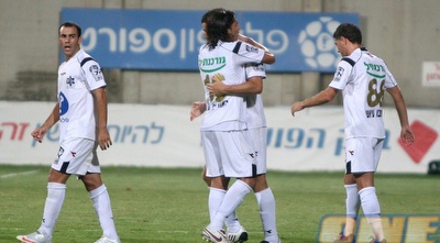 חמד חוגג עם החברים (קובי אליהו) חמד חוגג עם החברים (קובי אליהו)