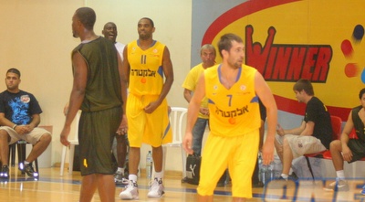 וישנייבסקי ואלן אנדרסון. את מי מכבי תפגוש ביורוליג? (שרון קביליו)