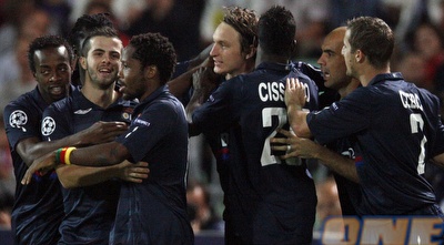 שחקני ליון נהנים באיצטדיון הביתי של דברצן (רויטרס) שחקני ליון נהנים באיצטדיון הביתי של דברצן (רויטרס)