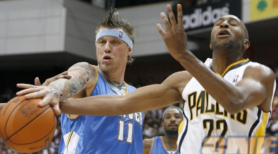 פרייס מנסה לחטוף את הכדור מאנדרסן (רויטרס)