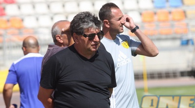 שום. למרות הסגל החסר, קבוצתו לא התקשתה להביס את היריבה העירונית (גיא בן זיו) שום. למרות הסגל החסר, קבוצתו לא התקשתה להביס את היריבה העירונית (גיא בן זיו)