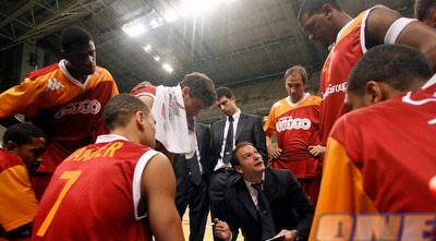 נאנדו ג´נטילה ושחקניו (GettyImages) נאנדו ג´נטילה ושחקניו (GettyImages)