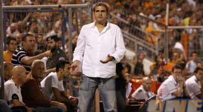 אלי כהן. מעניק קרדיט לשחקניו הזרים, בינתיים זה לא הולך (אמיר לוי) אלי כהן. מעניק קרדיט לשחקניו הזרים, בינתיים זה לא הולך (אמיר לוי)