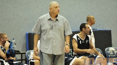 עופר חרותי עצבני (אלעד ירקון) עופר חרותי עצבני (אלעד ירקון)