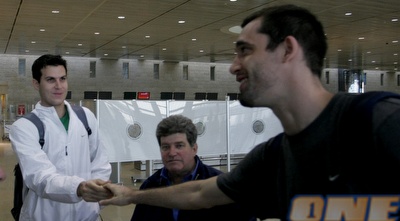 איידסון עם פניני. אופטימיות במכבי לקראת המשחק מול האיטלקים (אמיר לוי)