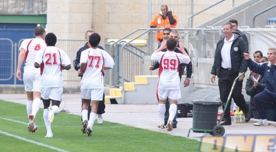 לינדר חוגג את שער היתרון של נצרת עילית (גיא בן זיו) לינדר חוגג את שער היתרון של נצרת עילית (גיא בן זיו)