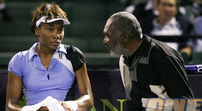 ריצ´ארד ו-ונוס וויליאמס. האב קובע מי תנצח בין האחיות? (רויטרס) ריצ´ארד ו-ונוס וויליאמס. האב קובע מי תנצח בין האחיות? (רויטרס)
