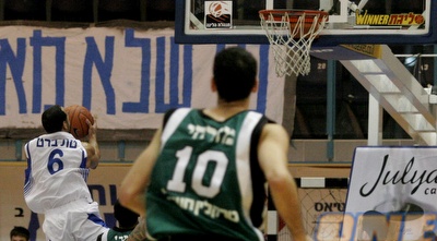 מזרחי מביט בטולברט עולה ל-2 קלות (אמיר לוי)