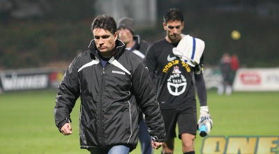 עזורי. ממשיך לחפש חיזוק (עמית מצפה) עזורי. ממשיך לחפש חיזוק (עמית מצפה)