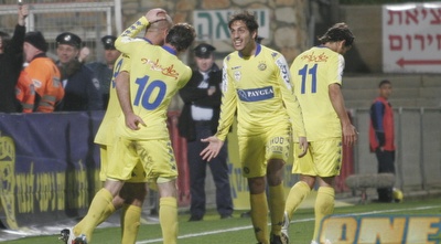 מכבי חוגגת את המהפך הגדול באצטדיון גרין (דרור עינב) מכבי חוגגת את המהפך הגדול באצטדיון גרין (דרור עינב)