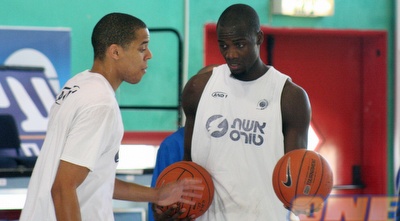 שון ג´יימס באימון (שרון קביליו) שון ג´יימס באימון (שרון קביליו)