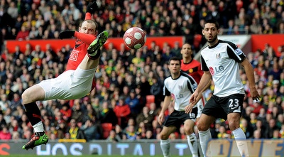 וויין רוני מול קלינט דמפסי. עוד משחק גדול של החלוץ (GettyImages) וויין רוני מול קלינט דמפסי. עוד משחק גדול של החלוץ (GettyImages)