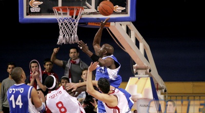 קורי קאר עולה לסל (קובי אליהו)