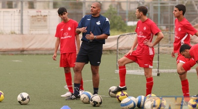 להביא מאמנים בכירים, פסיכולוג ותזונאי לקבוצות הנוער (רועי גלדסטון)