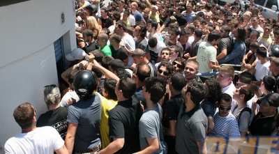 אוהדי מכבי בקופות בבלומפילד. טענות קשות נגד ההנהלה (אור שפונדר)