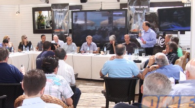נבחרת ערוץ 1 במסיבת העיתונאים בה הוצגו אנשי הצוות (דרור עינב) נבחרת ערוץ 1 במסיבת העיתונאים בה הוצגו אנשי הצוות (דרור עינב)