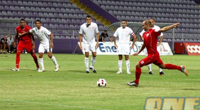 סטויאנוביץ´ מכניע את ארקין (יניב גונן) סטויאנוביץ´ מכניע את ארקין (יניב גונן)