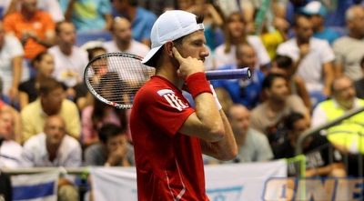 מלצר מתלונן (יניב גונן) מלצר מתלונן (יניב גונן)