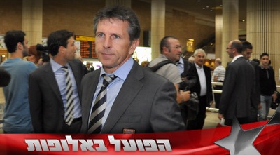 קלוד פואל. לא חסרות לו צרות (גיא איזנר) קלוד פואל. לא חסרות לו צרות (גיא איזנר)