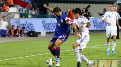 אליניב ברדה נצמד לניקו קרנצ´אר (יניב גונן)