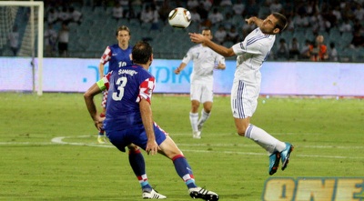 איתי שכטר במאבק אווירי מול יוסיפ שימוניץ´ (יניב גונן)