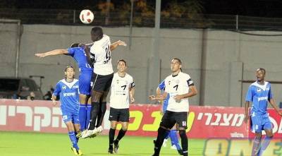 סביטי ליפניה עולה לנגיחה בקרית אליעזר (משה חרמון) סביטי ליפניה עולה לנגיחה בקרית אליעזר (משה חרמון)