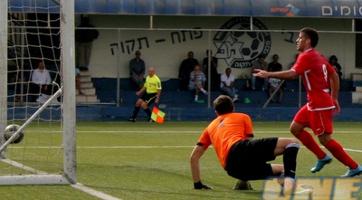 באסוק כובש וחזיר את קבוצתו למשחק (יוסי ציפקיס)