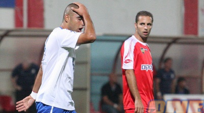 איציק כהן החמיץ בגדול בדקה התשיעית, טל חן מבסוט (עמית מצפה) איציק כהן החמיץ בגדול בדקה התשיעית, טל חן מבסוט (עמית מצפה)