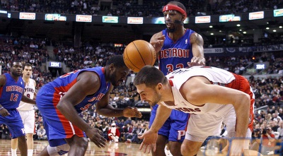 המילטון מול קלייזה, ביינום משקיף מאחור (רויטרס) המילטון מול קלייזה, ביינום משקיף מאחור (רויטרס)