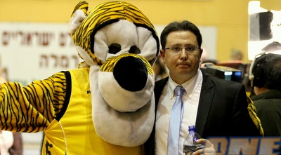 עדן ענבר (משה חרמון)