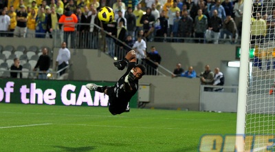 גורש הודף את הבעיטה של מדוניאנין (שי לוי) גורש הודף את הבעיטה של מדוניאנין (שי לוי)